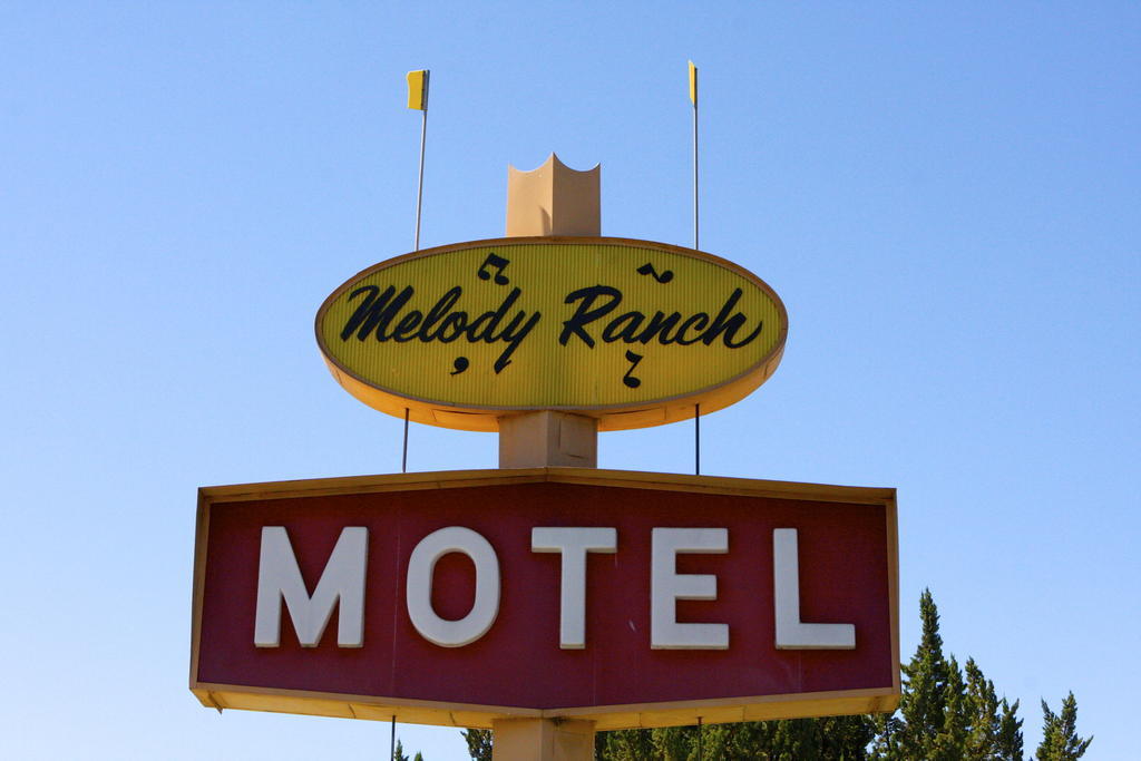 Melody Ranch Motel Paso Robles Exteriör bild